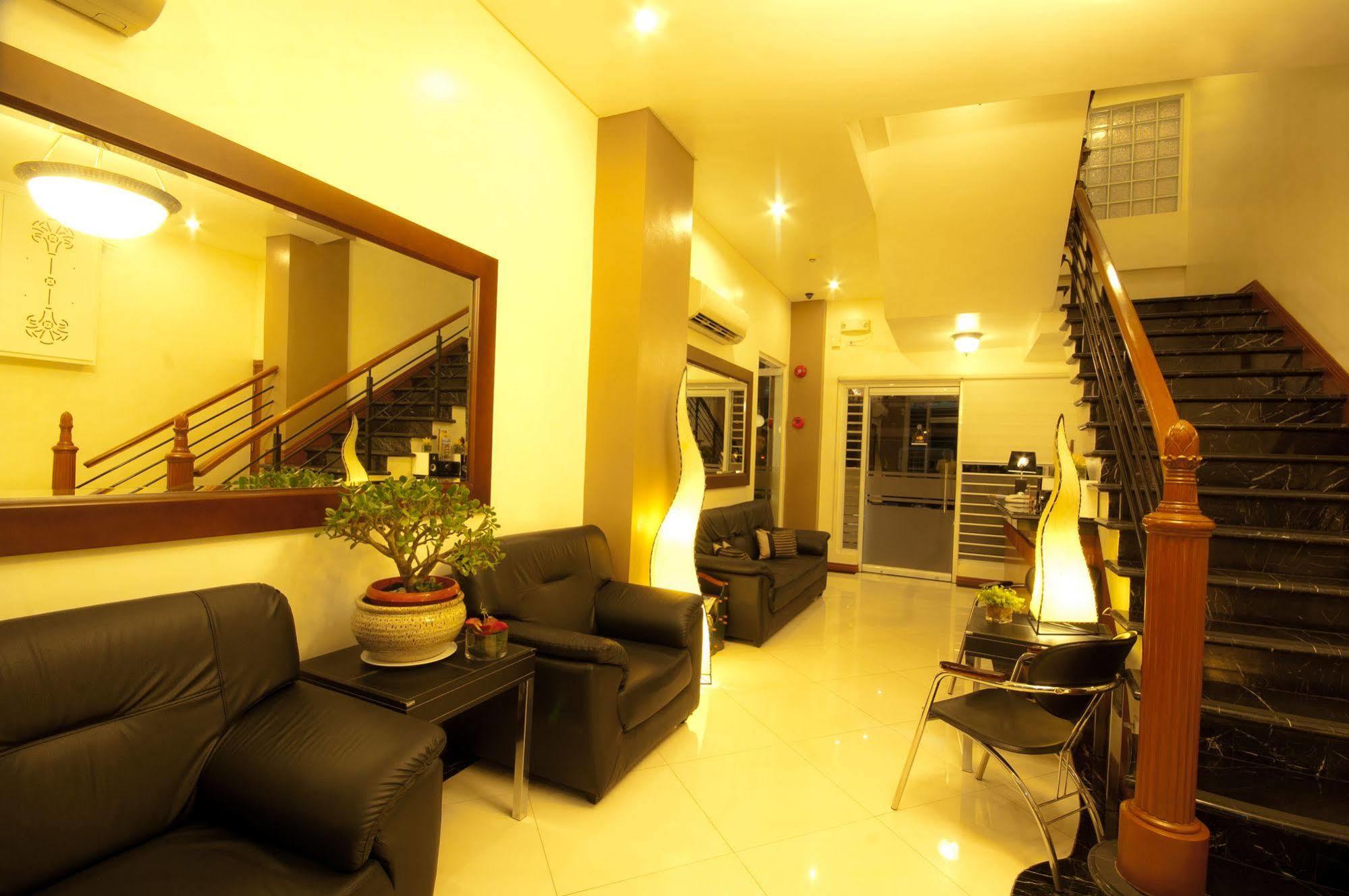 Avitel Hotel Makati City Buitenkant foto